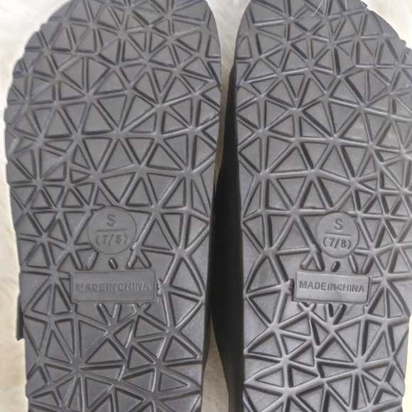 Slide sandals - Picture 2 of 3